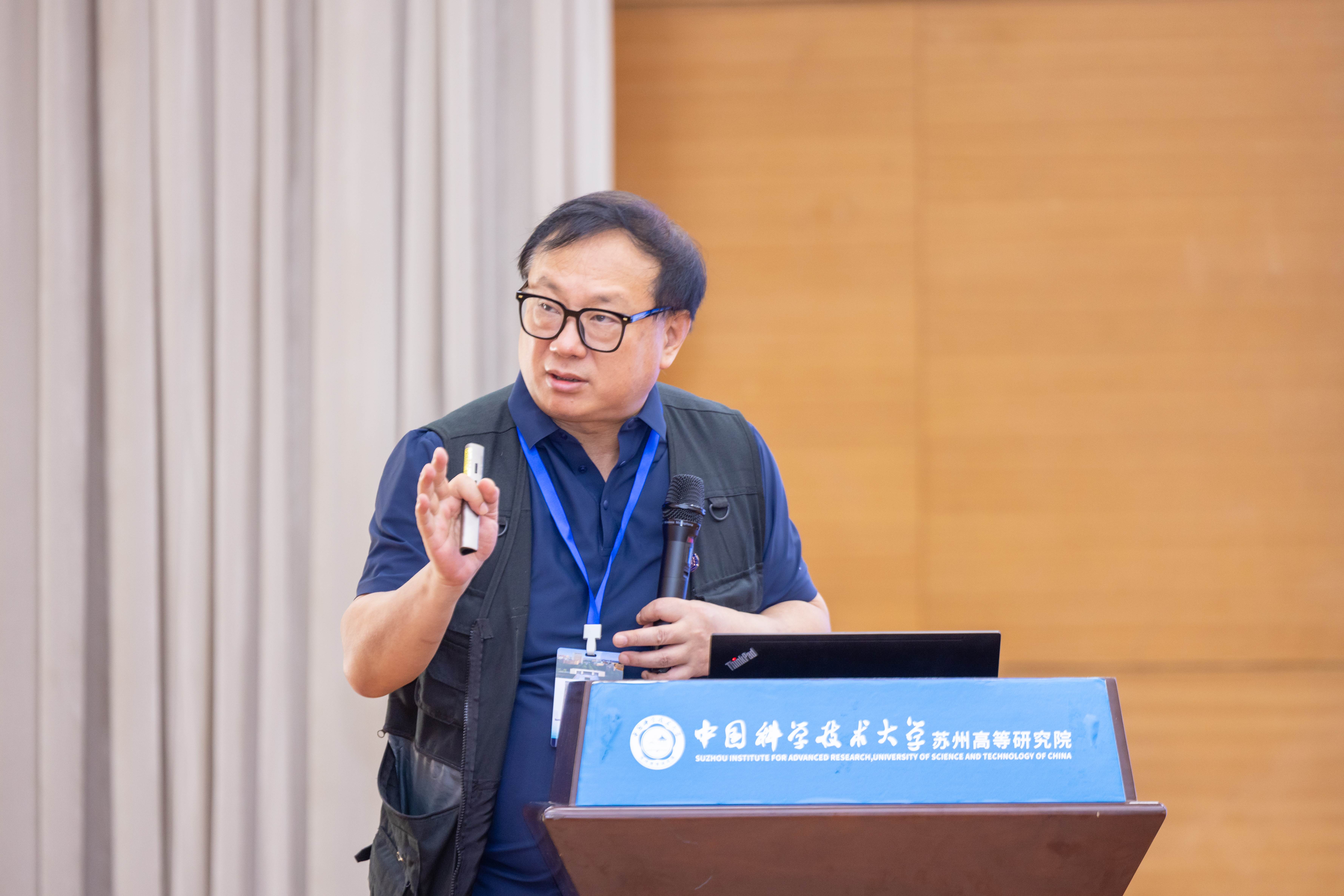 03_11394174.jpg 03_11394174.jpg