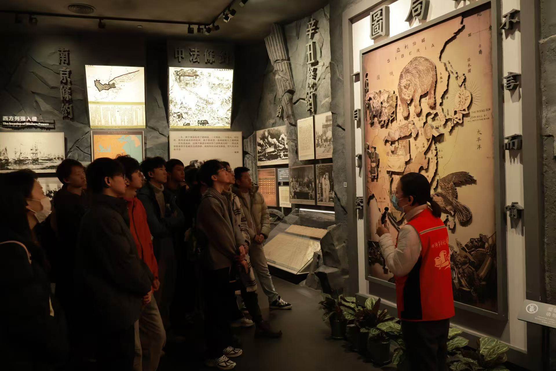 活动照片2.jpg 活动照片2.jpg