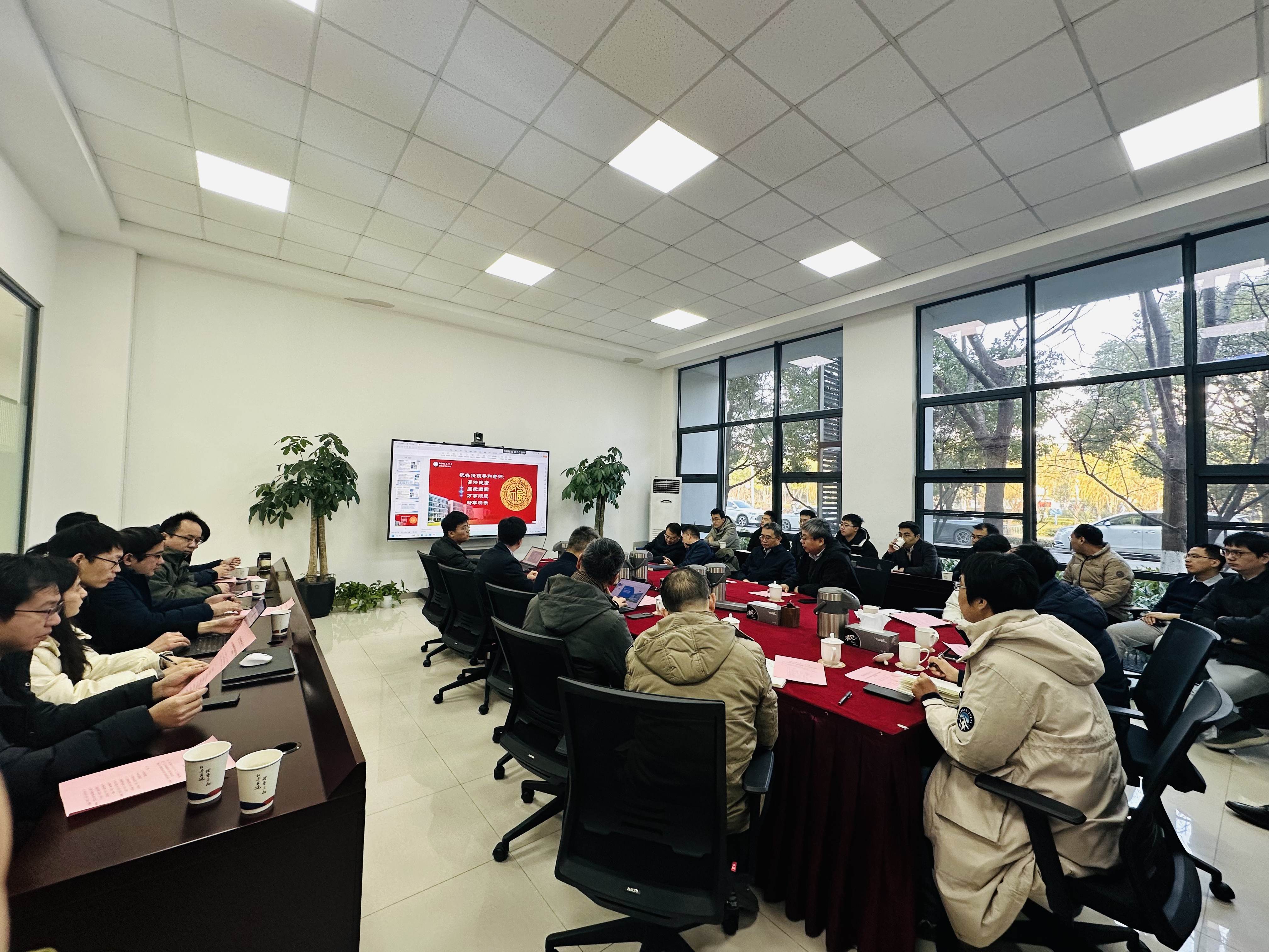 ce3b653f2dc0022e408c0e2047b78bdb.jpg ce3b653f2dc0022e408c0e2047b78bdb.jpg